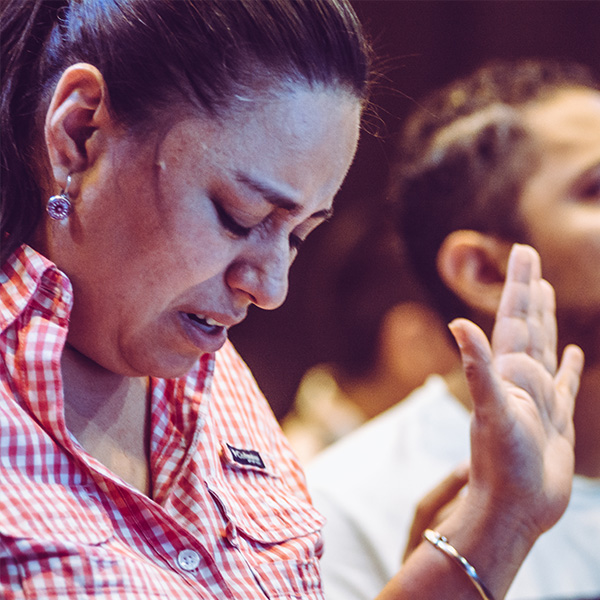  Momentos de alabanza y adoración 